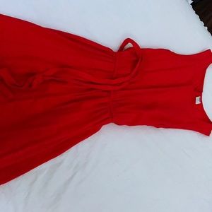 Orangey/reddish dress